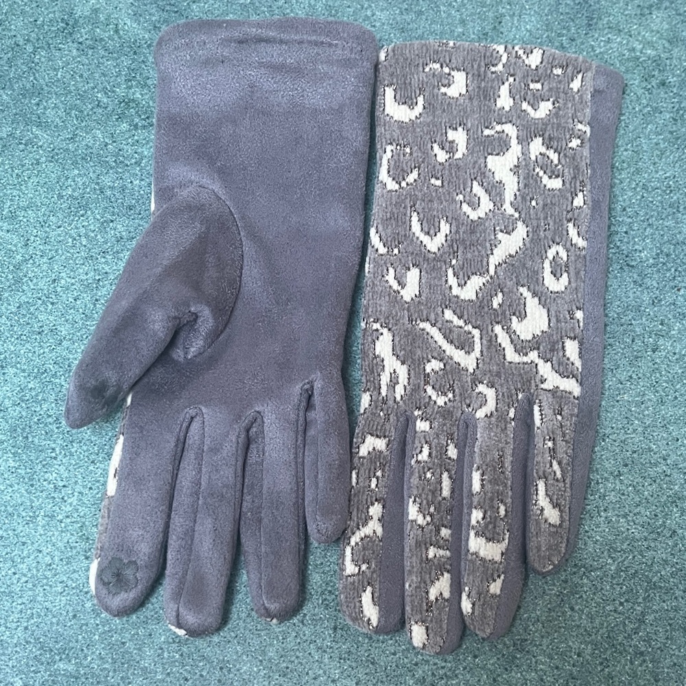 FINAL PRICE DROP Gloves Velvety Grey Animal Print